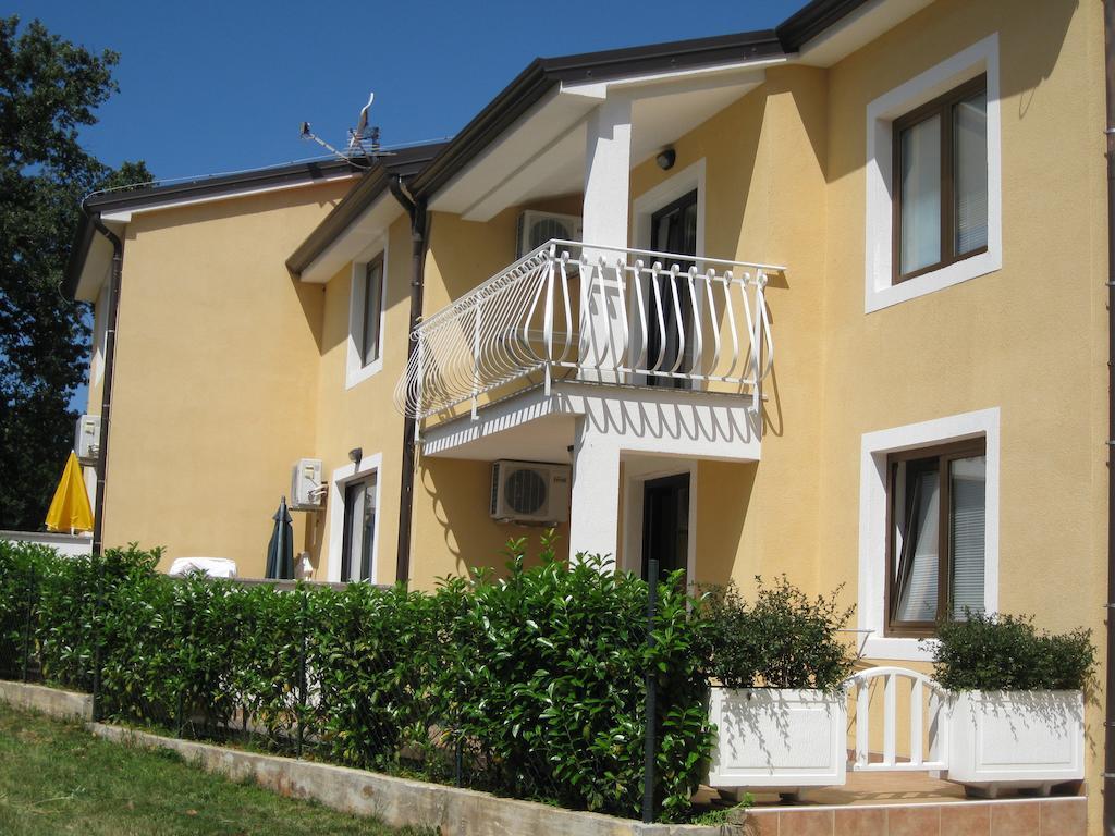 Villa "Pied-A-Terre" Residence & Spa Umag Exterior foto